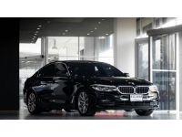 BMW SERIES 5 530e 2.0 ELITE PLUG-IN HYBRID G30 LCI ปี 2019 สีดำ Bsi warranty 6 ปีถึง 092568 รูปที่ 2